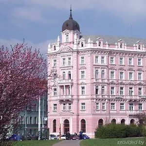 Opera 4* Praga