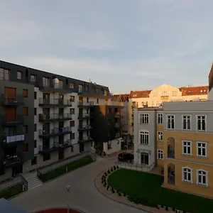 apple-green-apartments.poznan-hotels.com/